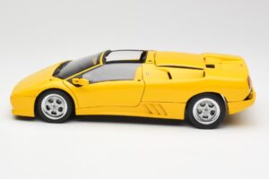 Lamborghini Diablo Roadster Gelb AUTOart 1:18 70092 Metall – Bild 4 von 8