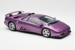 Lamborghini Diablo SE30 Jota Metallic Lila AUTOart 1:18 79142 Komposit – Bild 6 von 8