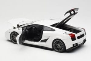 Lamborghini Gallardo Superleggera Monocerus Metallic Weiss AUTOart 1:18 74585 Metall – Bild 5 von 8