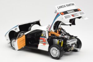 Lancia 037 Martini #1 W. Rohrl / C. Geistdorfer Winner Rally Monte Carlo 1983 Nacht-Version Kyosho 1:18 08306A Metall – Bild 5 von 8