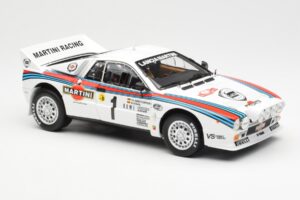 Lancia 037 Martini #1 W. Rohrl / C. Geistdorfer Winner Rally Monte Carlo 1983 Nacht-Version Kyosho 1:18 08306A Metall – Bild 6 von 8