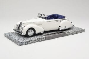 Lancia Astura Tipo 233 Corto Weiss Minichamps 1:18 107125330 Resin