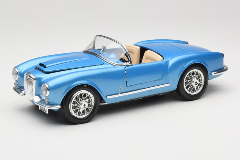 Lancia Aurelia B24 Spider Blau Bburago 1:18 3010-M1 Metall