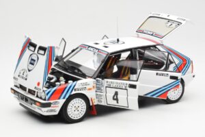 Lancia Delta HF 4WD #4 M. Alen / I. Kivimaki Martini Rally 1000 Lakes 1987 Kyosho 1:18 08960B Metall – Bild 2 von 8