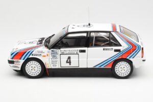 Lancia Delta HF 4WD #4 M. Alen / I. Kivimaki Martini Rally 1000 Lakes 1987 Kyosho 1:18 08960B Metall – Bild 4 von 8