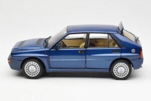 Lancia Delta HF Integrale Evo II Blau Kyosho 1:18 08341BL Metall – Bild 4 von 8