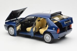Lancia Delta HF Integrale Evo II Blau Kyosho 1:18 08341BL Metall – Bild 5 von 8