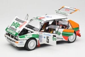 Lancia Delta HF Integrale Evo II Totip #5 A. Aghini / S. Farnocchia Rally Monte Carlo 1993 Kyosho 1:18 08348F Metall – Bild 2 von 8