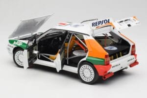 Lancia Delta HF Integrale Evo II Totip #5 A. Aghini / S. Farnocchia Rally Monte Carlo 1993 Kyosho 1:18 08348F Metall – Bild 5 von 8