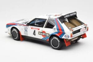 Lancia Delta S4 Martini #4 H. Toivonen / S. Cresto Rally Tour de Corse 1986 AUTOart 1:18 88620 Metall – Bild 7 von 8