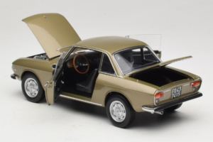 Lancia Fulvia Coupe Bronze Longchamps Norev 1:18 187985 Metall – Bild 5 von 8