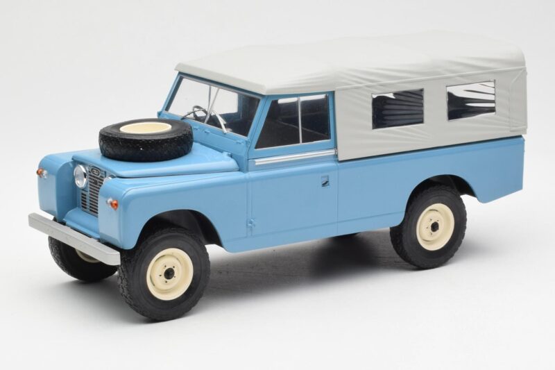 Land Rover Series II 109 Pick Up Closed Blau MCG 1:18 MCG18094 Metall