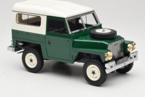 Land Rover Lightweight Series III Hard Top Dunkelgrün BoS Models 1:18 BOS355 Resin – Bild 4 von 6
