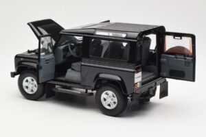 Land Rover Defender 90 Santorini Schwarz Metallic Kyosho 1:18 08901BK Metall – Bild 5 von 8