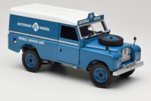 Land Rover Series III 109 Soft Top Motorway Patrol Blau Eagles Race 1:18 4403 Metall – Bild 6 von 8