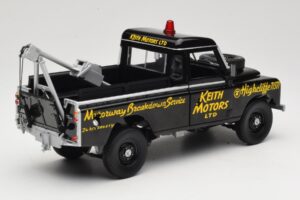 Land Rover Series III Bergungsfahrzeug Schwarz Universal Hobbies 1:18 4411 Metall – Bild 3 von 8