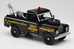 Land Rover Series III Bergungsfahrzeug Schwarz Universal Hobbies 1:18 4411 Metall – Bild 6 von 8