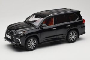 Lexus LX570 J200 Schwarz LCD 1:18 LCD18010-BL Metall