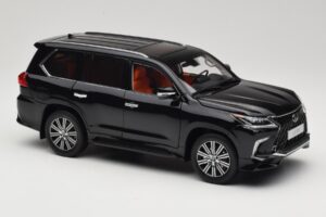 Lexus LX570 J200 Schwarz LCD 1:18 LCD18010-BL Metall – Bild 6 von 8
