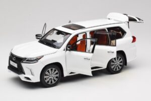 Lexus LX570 J200 Weiss LCD 1:18 LCD18010-WH Metall – Bild 2 von 8
