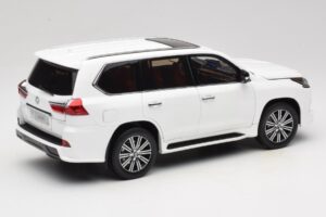 Lexus LX570 J200 Weiss LCD 1:18 LCD18010-WH Metall – Bild 3 von 8