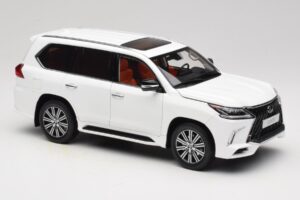 Lexus LX570 J200 Weiss LCD 1:18 LCD18010-WH Metall – Bild 6 von 8