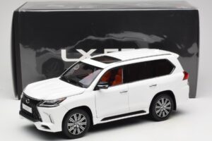 Lexus LX570 J200 Weiss LCD 1:18 LCD18010-WH Metall – Bild 8 von 8