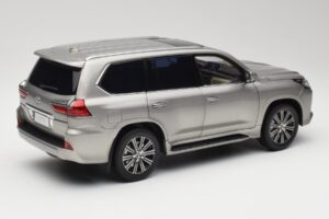 Lexus LX570 Sonic Titanium Kyosho 1:18 08955T Metall – Bild 3 von 8