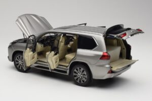 Lexus LX570 Sonic Titanium Kyosho 1:18 08955T Metall – Bild 5 von 8