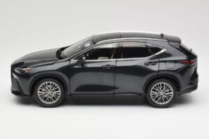 Lexus NX450h+ AZ20 Schwarz Kyosho 1:18 08968GBK Resin – Bild 4 von 8