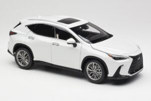 Lexus NX450h+ AZ20 Weiss Kyosho 1:18 08968Q Resin – Bild 6 von 8