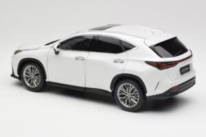 Lexus NX450h+ AZ20 Weiss Kyosho 1:18 08968Q Resin – Bild 7 von 8
