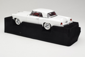 Lincoln Continental Mark II Weiss Road Signature 1:18 20078-P1 Metall – Bild 5 von 6