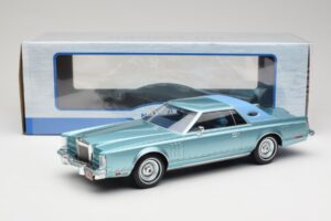 Lincoln Continental Mark V Blue Metallic MCG 1:18 MCG18369 Metall – Bild 6 von 6