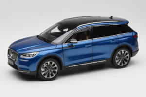 Lincoln Corsair Blau OEM 1:18 LINCOLN001 Metall
