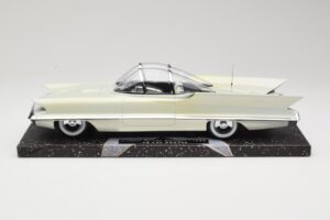 Lincoln Futura Concept Weiss Minichamps 1:18 107082030 Metall – Bild 3 von 6