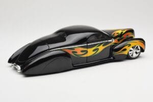 Lincoln Zephyr Scrape Custom Schwarz mit Flammen Hot Wheels 1:18 57319 Metall – Bild 3 von 8