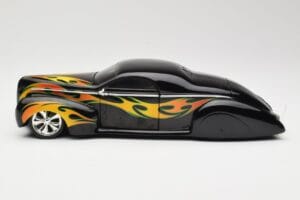 Lincoln Zephyr Scrape Custom Schwarz mit Flammen Hot Wheels 1:18 57319 Metall – Bild 4 von 8