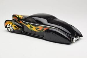 Lincoln Zephyr Scrape Custom Schwarz mit Flammen Hot Wheels 1:18 57319 Metall – Bild 7 von 8