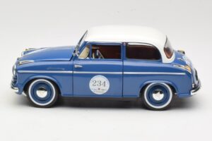 Lloyd Alexander TS #234 Blau Revell 1:18 08463 Metall – Bild 4 von 8