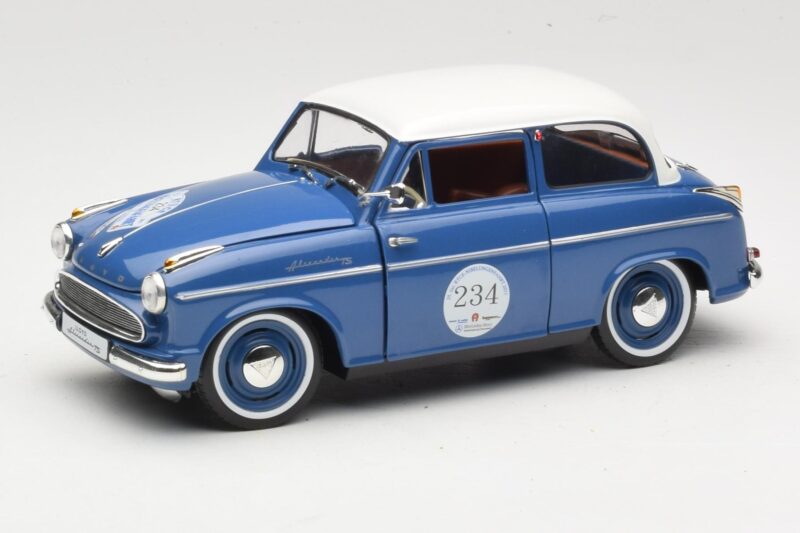 Lloyd Alexander TS #234 Blau Revell 1:18 08463 Metall