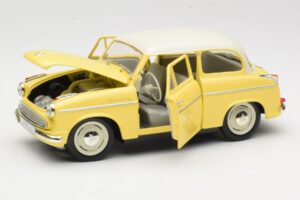 Lloyd Alexander TS Gelb Revell 1:18 08958 Metall – Bild 2 von 8