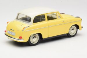 Lloyd Alexander TS Gelb Revell 1:18 08958 Metall – Bild 3 von 8