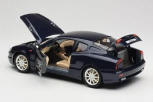 Maserati 3200 GT Schwarz Bburago 1:18 3371 Metall – Bild 5 von 8
