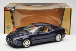 Maserati 3200 GT Schwarz Bburago 1:18 3371 Metall – Bild 8 von 8
