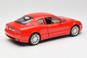 Maserati 3200 GT Rot Bburago 1:18 3341 Metall – Bild 3 von 8