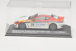 Maserati GranTurismo MC GT4 #28 Smurra / Piancastelli Maserati MC 2010 Minichamps 1:43 400101228 Metall – Bild 4 von 5