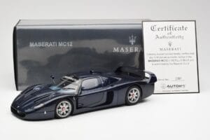Maserati MC12 Road Car Blau Metallic AUTOart 1:18 75802 Metall – Bild 8 von 8