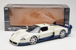 Maserati MC12 Weiss Blau Hot Wheels 1:18 G7158 Metall – Bild 8 von 8
