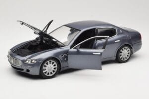 Maserati Quattroporte Blue Metallic Hot Wheels 1:18 B7003 Metall – Bild 2 von 8